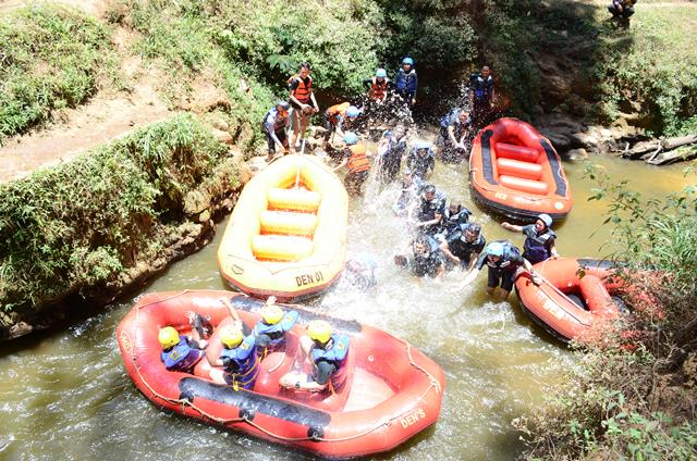 PAKET RAFTING BANDUNG - EO OUTBOUND LEMBANG BANDUNG