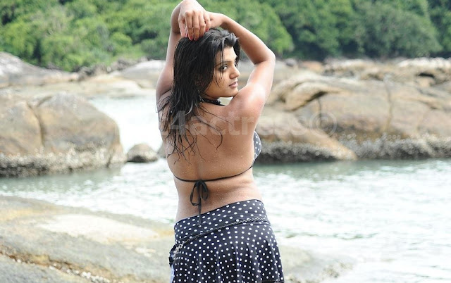 Tashu Kaushik WET Hot Bare Back Stills