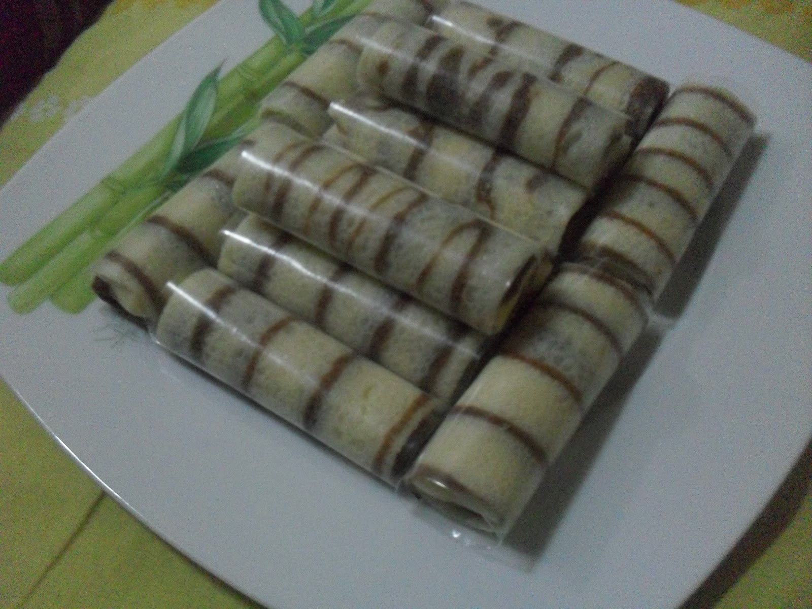 RESEP MEMBUAT DADAR GULUNG COKLAT STRIPES ~ berbagi