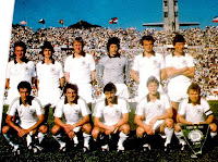 Selección de ALEMANIA FEDERAL - Temporada 1980-81 - Rummenigge, Bonhof, Hrubesch, Schumacher, Briegel, Kaltz; Hansi Müller, Magath, Klaus Allofs, K. Förster y Dietz - ARGENTINA 2 (Ramón Díaz y Kaltz (p.p.)), REPÚBLICA FEDERAL DE ALEMANIA 1 (Hrubesch) - 01/01/1981 - Mundialito de Selecciones, primera ronda - Montevideo (Uruguay), estadio Centenario