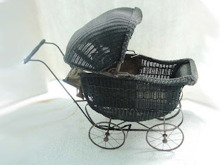 OLD VINTAGE ANTIQUE WICKER BABY BUGGY STROLLER