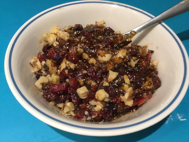 bowl of fruit topping for brie