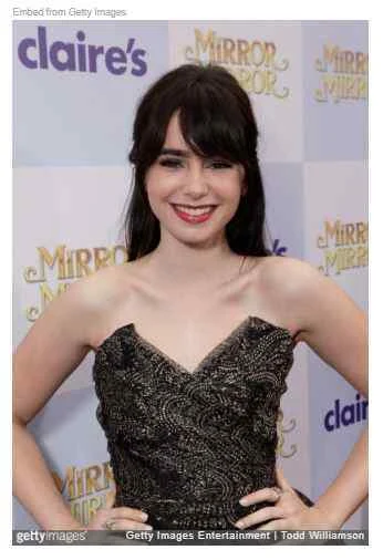 8-Lily Colllins Cabelo Preto com Franja 2012
