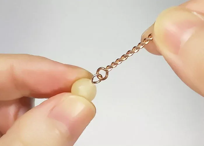 ワイヤーをねじるだけで作れる簡単ピアス:完成