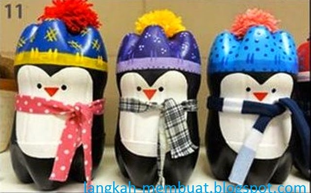 Boneka penguin dari  botol 