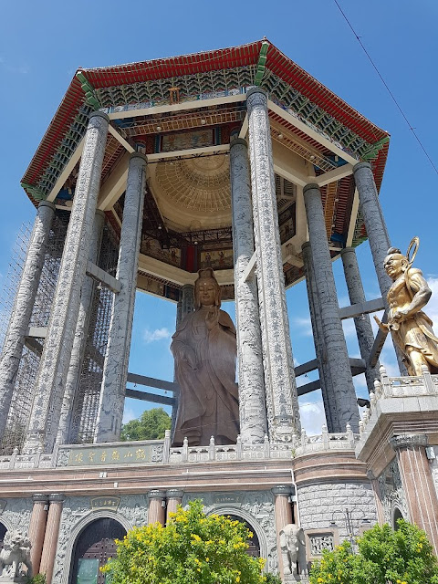 penang kek lok si temple guanyin statue