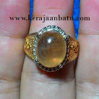 NATURAL YELLOW SAPPHIRE CORUNDUM BERMEMO KODE KB300