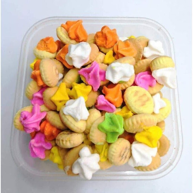 Tradisi Menghias Kue Lebaran dengan Krim