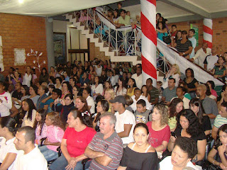 Foto 10: O Centro Cultural Feso Pro Arte lotado pelo público que prestigia o evento