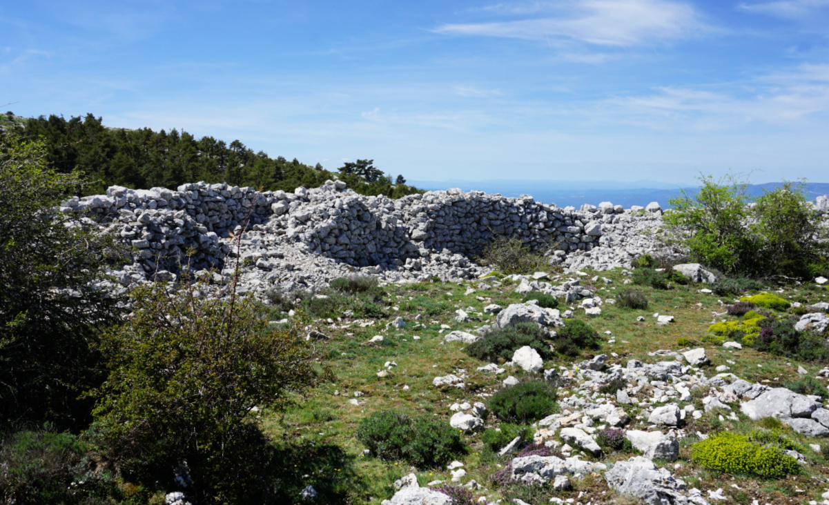 Castellaras southwestern wall ruins