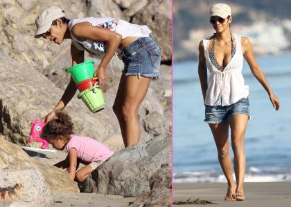 halle berry daughter beach. Halle Berry with her daughter