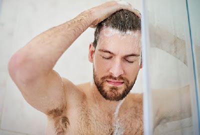Nam giới không nên tắm nước nóng quá lâu