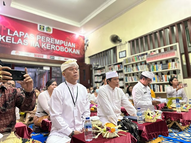 LAKSANAKAN MALAM PERENUNGAN SUCI, PETUGAS DAN WBP UMAT HINDU RAYAKAN MALAM SIWARATRI DI LAPAS PEREMPUAN KEROBOKAN