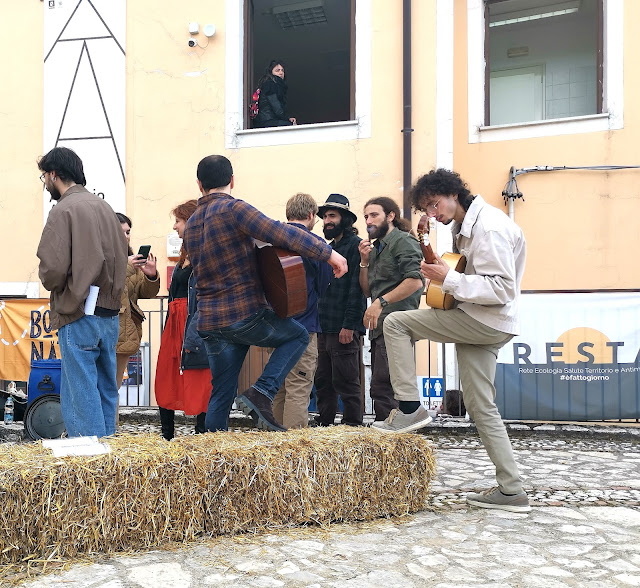 La Terra mi Tiene, Pane e lievito madre, manifestazioni di pane a Sud, Liberazione, 25 aprile ad Atena Lucana