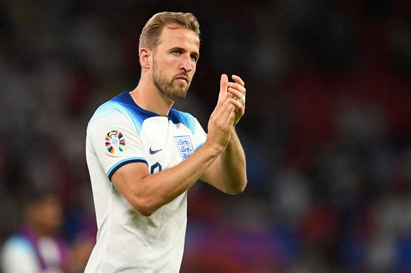 England s striker Harry Kane applauds fans on the pitch after the UEFA Euro 2024