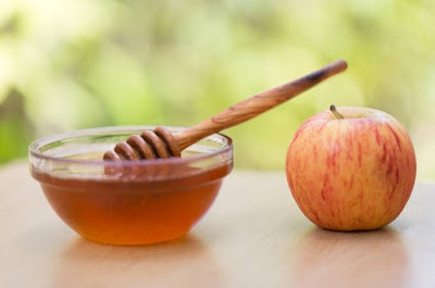 Eating apples dipped in honey is a tradition during Rosh Hashanah.