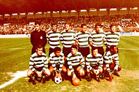 SPORTING CLUBE DE PORTUGAL - Lisboa, Portugal - Temporada 1970-71 - Damas, Tomé, Caló, Hilário, Laranjeira y José Carlos; Lourenço, Nelson, Chico Faria, Peres y Dinis - SPORTING DE LISBOA 3 (Tomé, Chico y Dinis), BENFICA 1 (Jaime Graça) - 12/04/1971 - Torneo amistoso Copa de los Emigrantes - París, Francia, estadio de Colombes