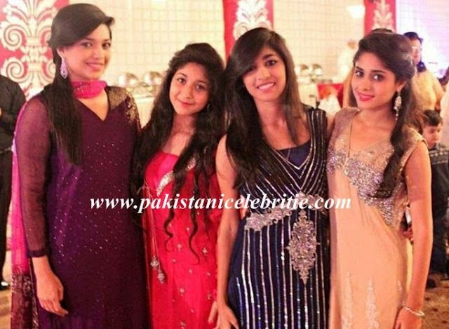 Sanam Jung With Her Sisters