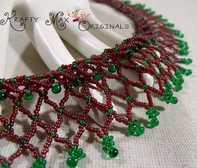 http://www.lajuliet.com/index.php/2013-01-04-15-21-51/ad/beadwork,46/exclusive-christmas-neting-beadwoven-necklace-a-krafty-max-original-design,134