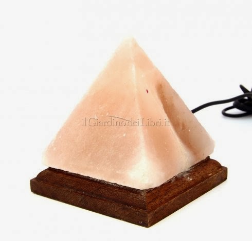 http://www.ilgiardinodeilibri.it/prodotti/__lampada-di-sale-con-presa-usb-piramide.php?pn=4770