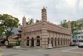 Mosques_Singapore_River