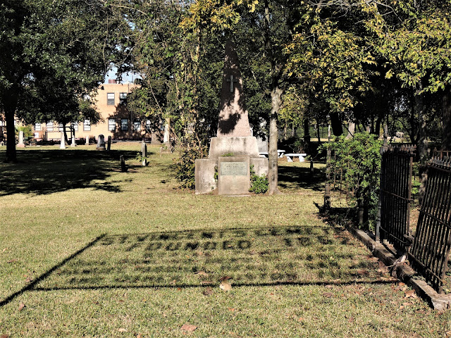 Dick Dowling burial site at St. Vincent's Cemetery