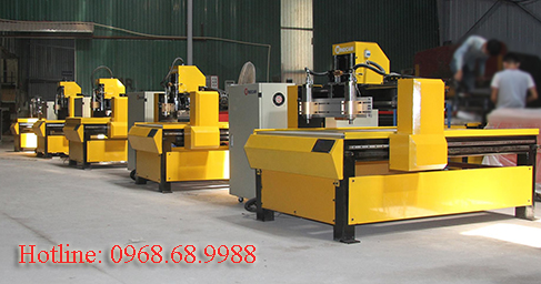 Giá máy khắc gỗ CNC mini được sản xuất tại Việt Nam 1