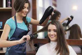Bagaimana Menjadi Penata Rambut? 6 langkah menuju profesi dan tips sederhana tentang cara menjadi penata rambut dari awal