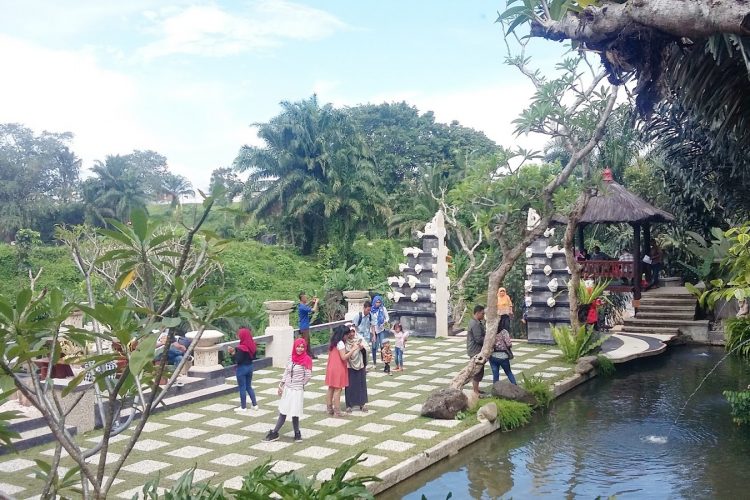 T Garden Medan, Wisata Sumut dengan Kearifan Bali