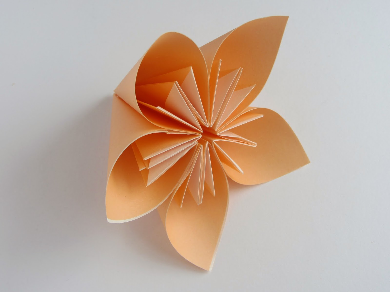 easy origami paper crafts: origami kusudama flower without glue
