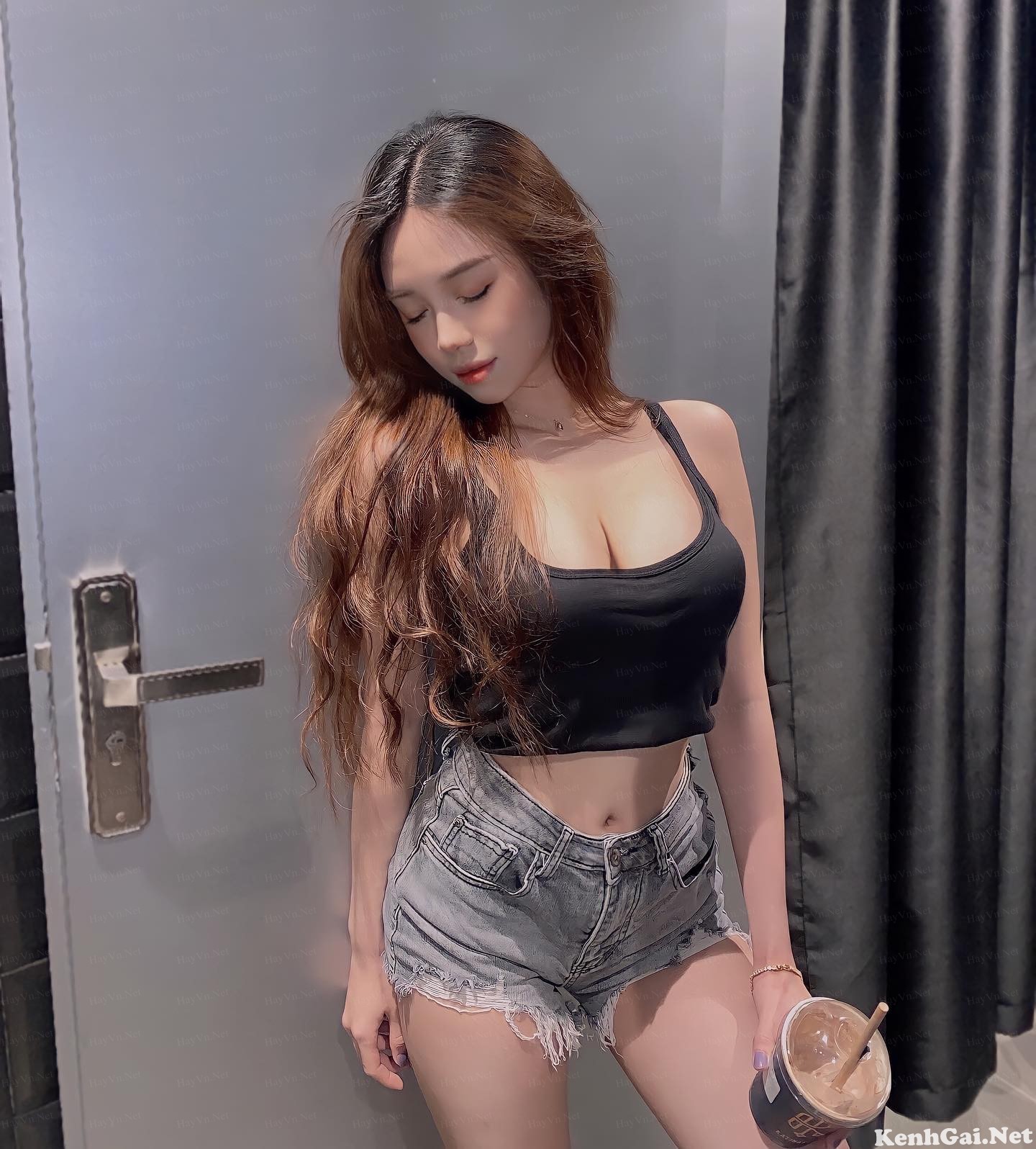 Phương Vy: Bao năm em vẫn cứ là sexy.