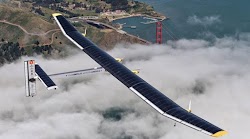 Να γράψει ιστορία επιχειρεί το ηλιακό αεροπλάνο Solar Impulse 2 που ξεκίνησε το ταξίδι του από το διεθνές αεροδρόμιο του Αμπού Ντάμπι στα Ην...
