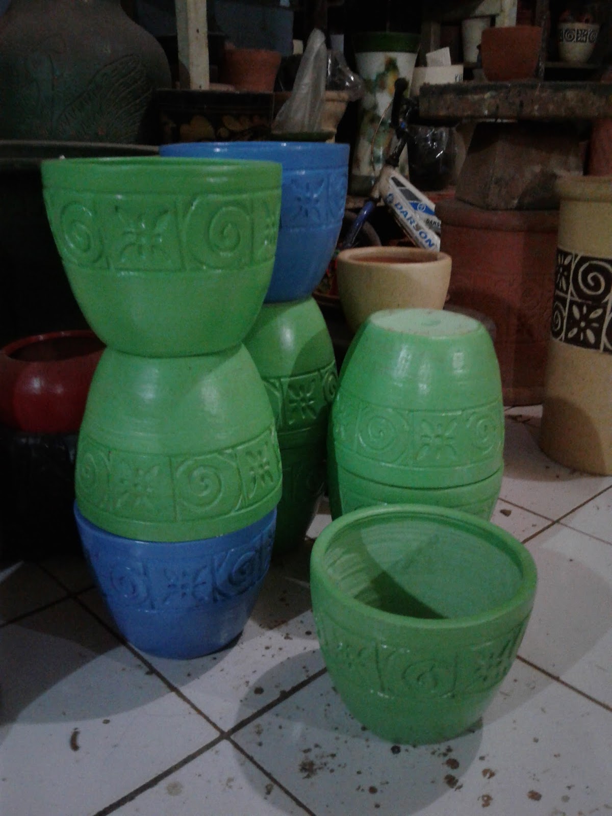 Produksi dan Jual Pot Warna  Warni  Keramik  Mulya Plered