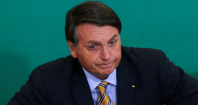 Após dores abdominais, Bolsonaro dá entrada no Hospital das Forças Armadas