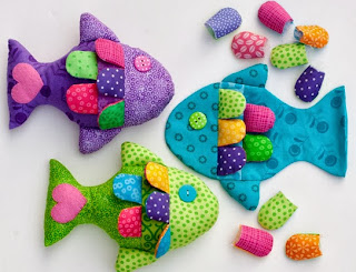 http://un-mundo-manualidades.blogspot.com.es/2013/02/hermoso-pescado-manualidades-con-tela.html