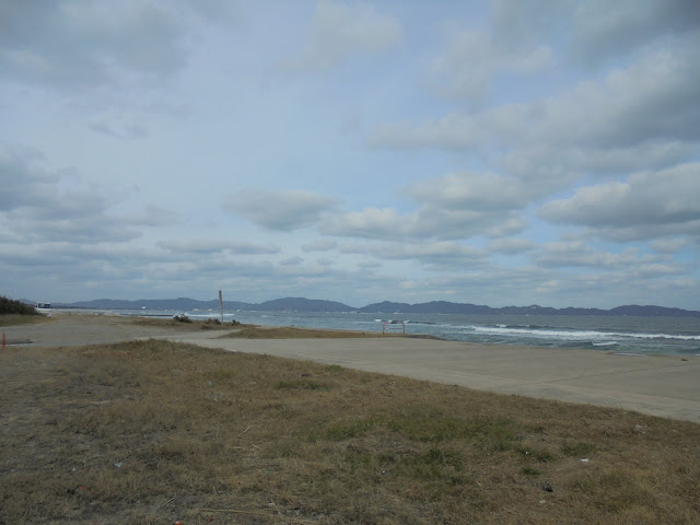 弓ヶ浜の防波堤から島根半島方面を望む