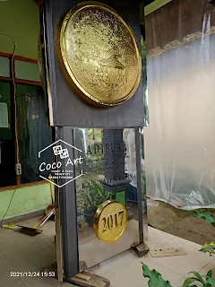 Tugu Adipura Kuningan - Piala Adipura Kuningan