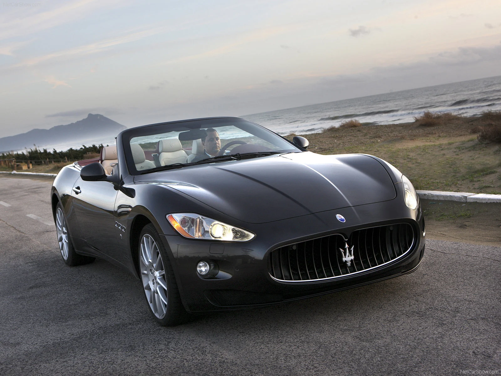 Hình ảnh siêu xe Maserati GranCabrio 2011 & nội ngoại thất