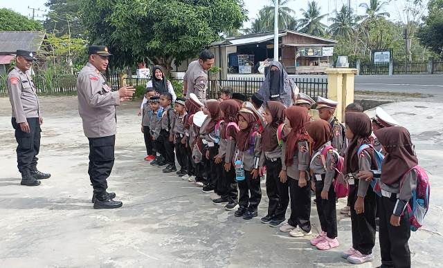 Riang Gembira Saat Anak Anak TK Kunjungi Polsek Darul Aman Polres Aceh Timur