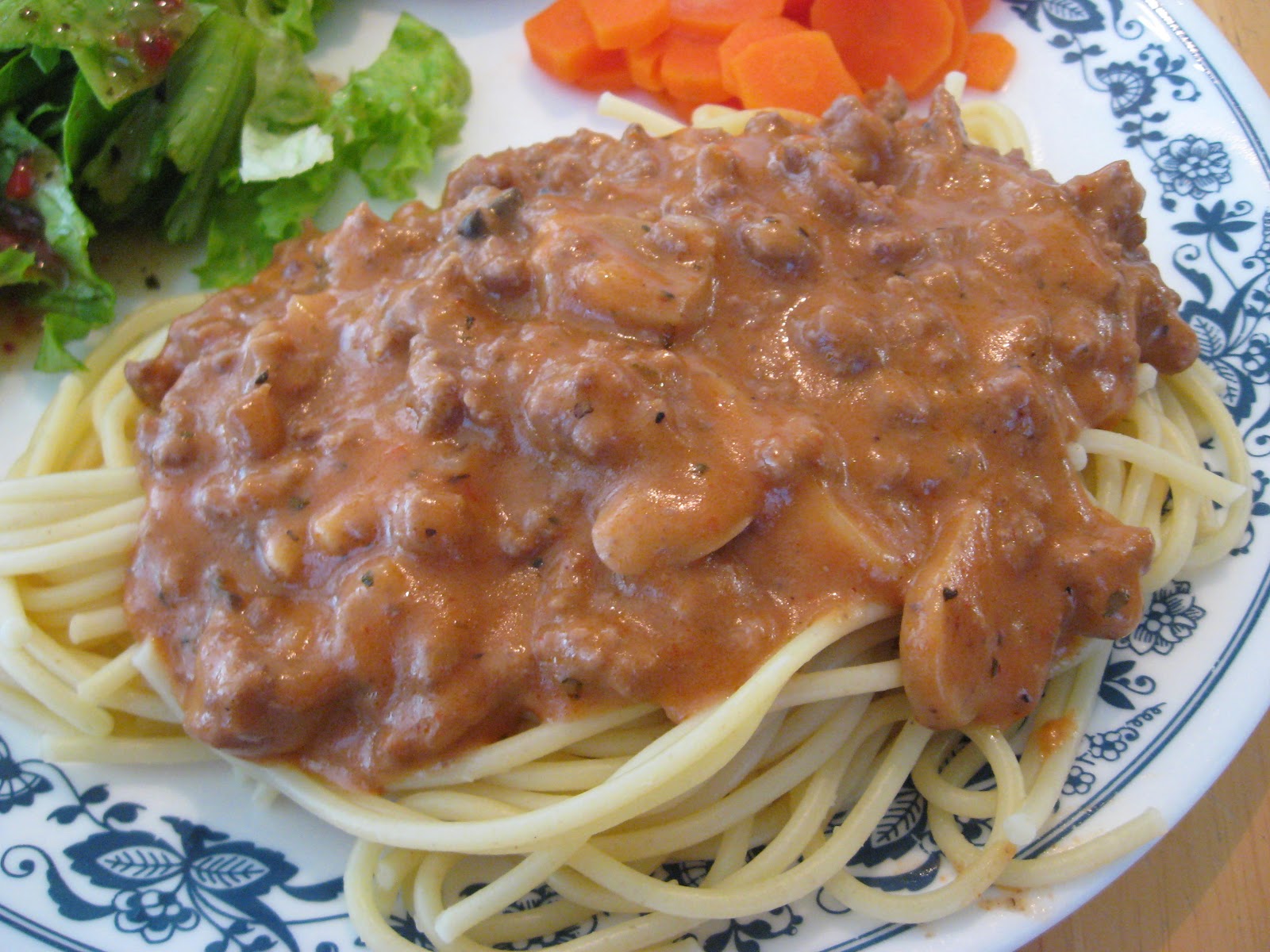 Yummy to My Tummy: Spaghetti with Beef and Mushroom Sauce