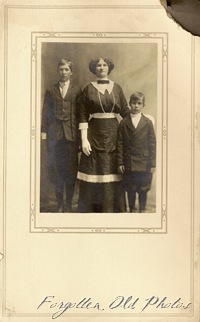 PR Antiques Off to work family