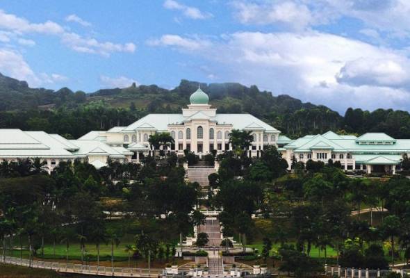 Tuntut RM80 juta untuk landskap rumah rasmi PM, TPM tapi...