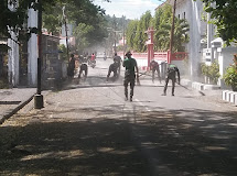 Satgas Penanggulangan bencana Kodam XIII/Merdeka Bersihkan Jalan, Dampak Abu Vulcanik Pasca Erupsi Letusan Gunung Ruang