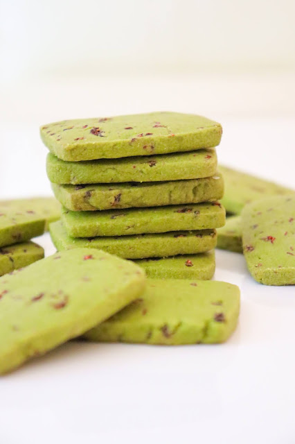 matcha shortbread cookie