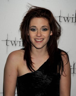 Beautiful Kristen Stewart Gorgeous Red Long Hairstyles 2010