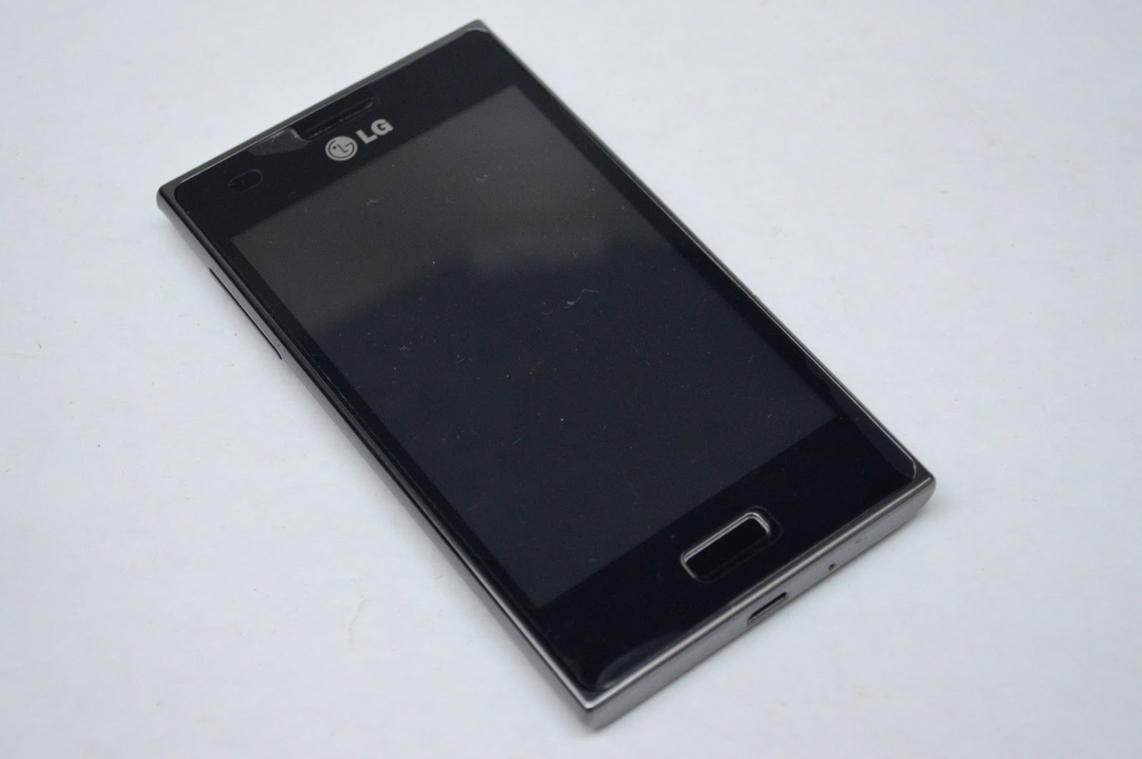 Smartphone LG Optimus L5 E612 desbloqueado com sistema operacional ...