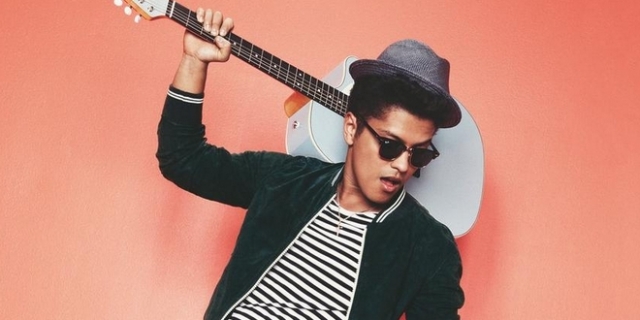 Bruno Mars – Locked Out of Heaven