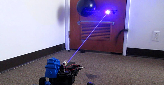 Robô chinês mata mosquitos com arma laser como em 'Star Wars' - Capa