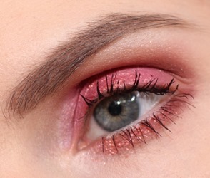 RoseGoldEditionPaletteHudaBeautyAMU1