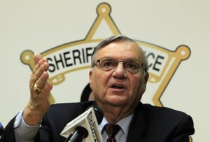 Comisión de Relaciones Humanas de Phoenix sugiere la renuncia de Joe Arpaio